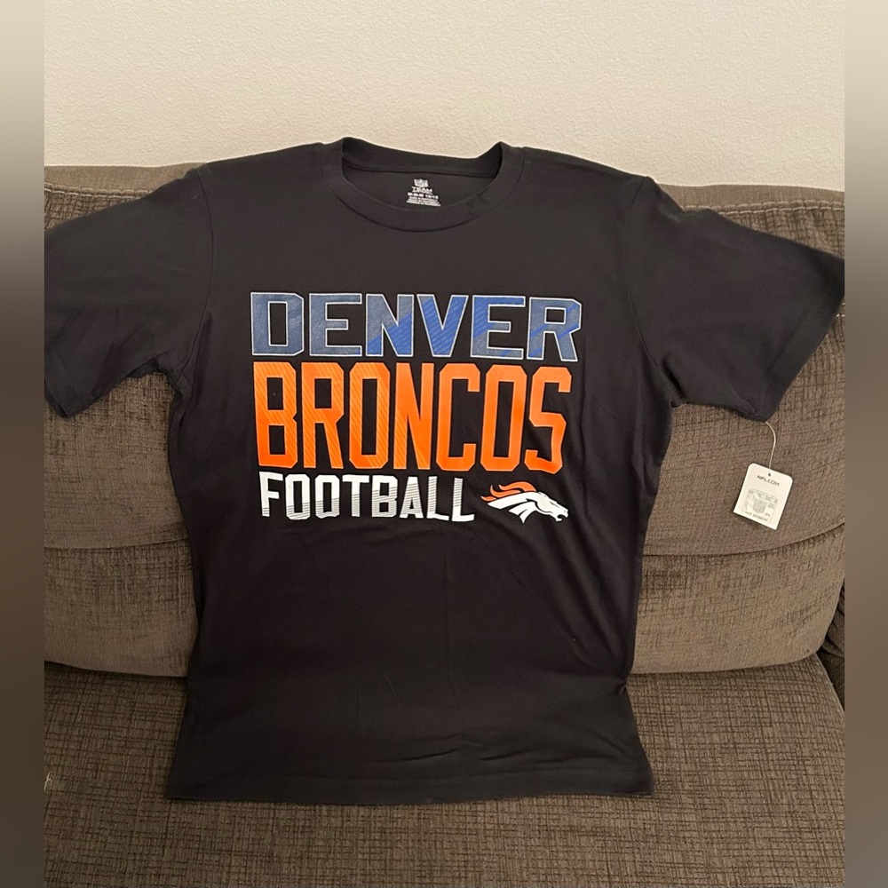 LOT x 2 NFL Team Denver Broncos Football T-Shirt Youth Sz M ( 10 / 12 ) - Picture 5 of 8